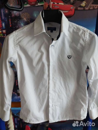 Продаётся костюм с рубашками