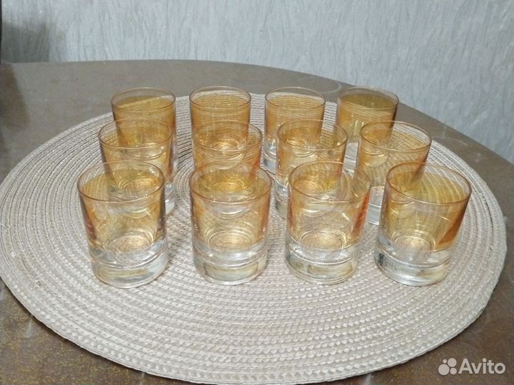 Хрустальные рюмки, фужеры, графины, вазы