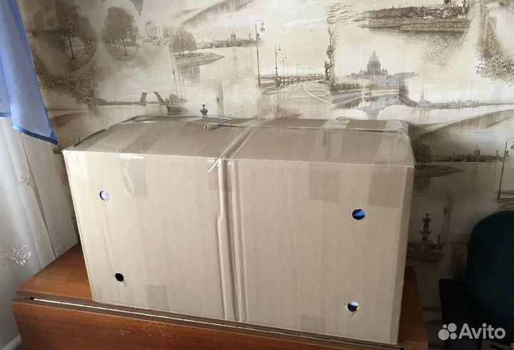 Коробка мужских вещей