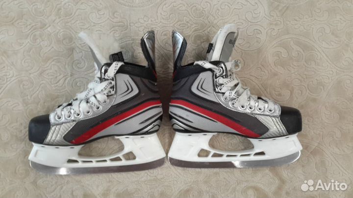 Хоккейные коньки бауэр