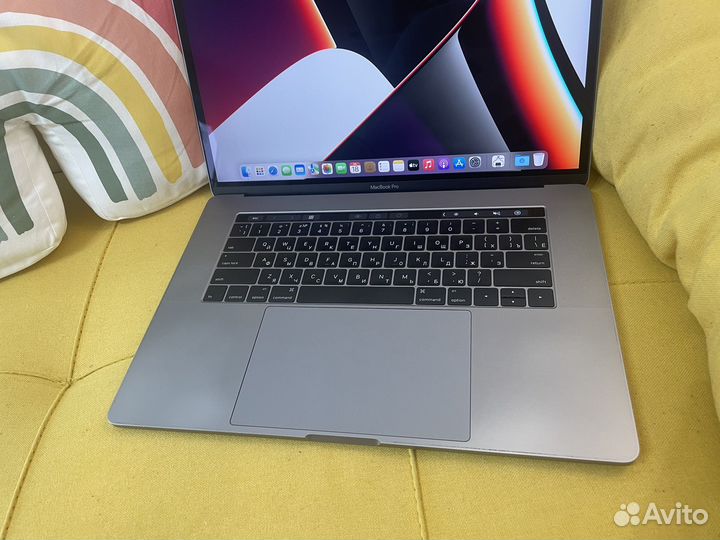 Apple macbook 15 2017 16 Gb / 512 SSD