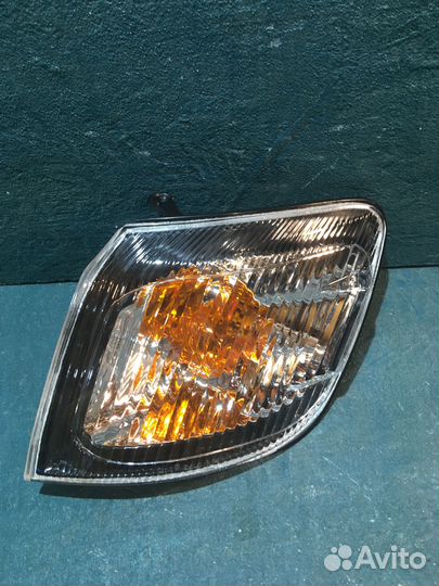 Габарит Toyota Ipsum, левый 44-4 новый