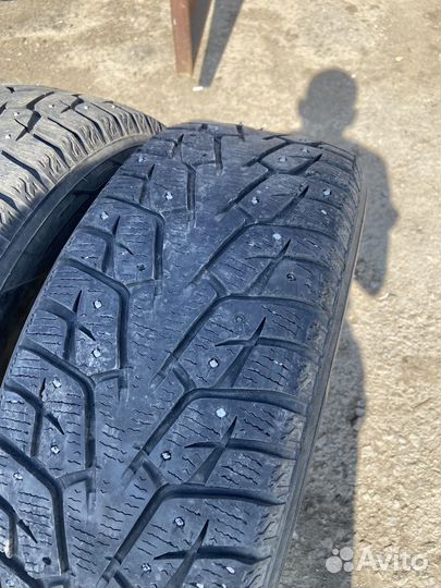 Yokohama Ice Guard Stud IG55 215/55 R16