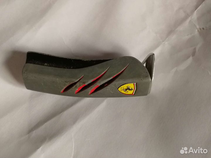 Зажигалка ферари