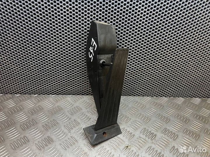 Педаль газа BMW 7 E65 E66