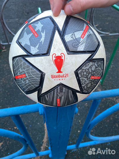 Футбольный мяч adidas лига чемпионов 2021