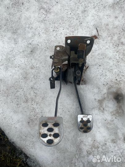 Педальный узел Subaru Impreza GF GC