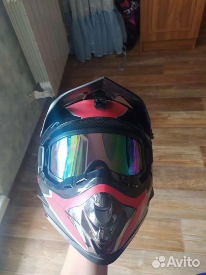 Кроссовый шлем с очками