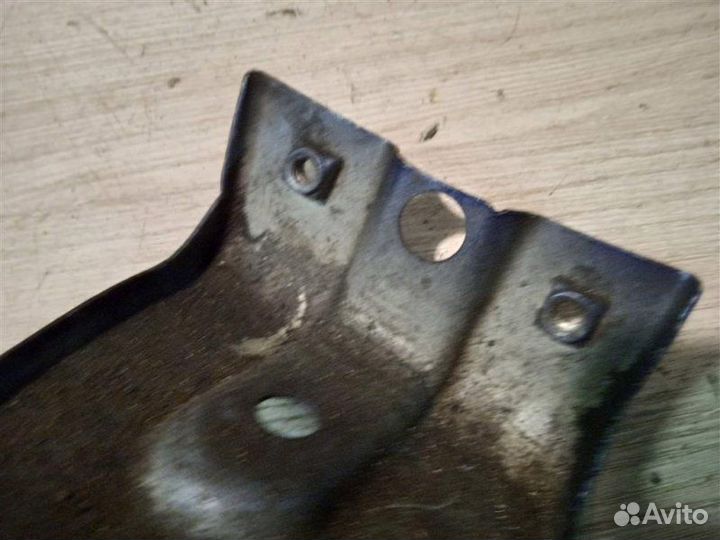 Кронштейн Vw Passat B6