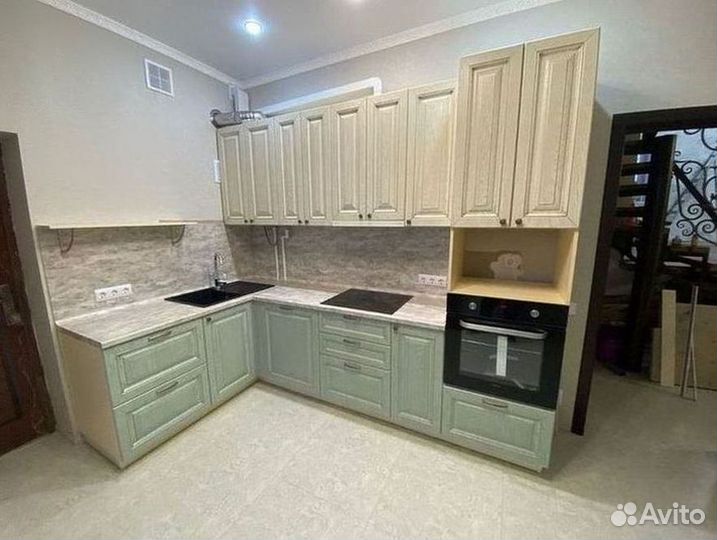 Кухонный ганитур с техникой на заказ