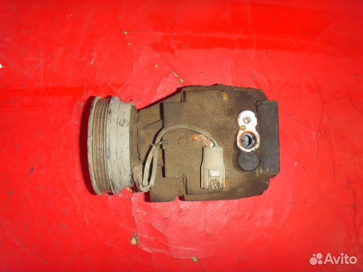 Компрессор кондиционера 8832016461 Toyota Raum