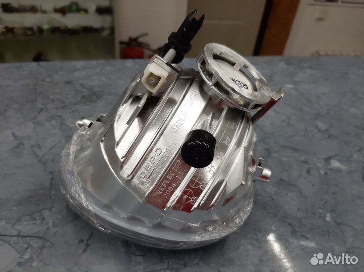 Фара противотуманная левая Toyota RAV4