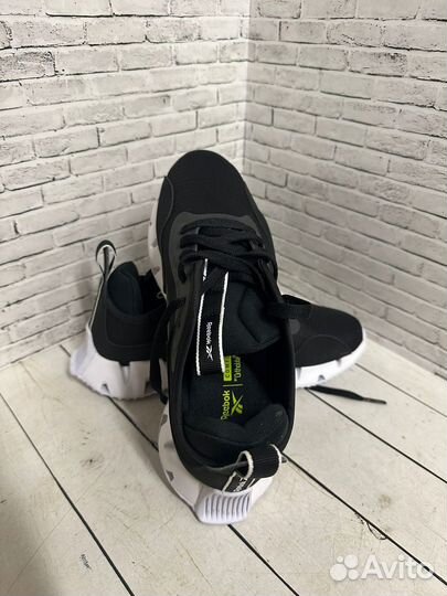 Кроссовки женские Reebok Zig Dynamica