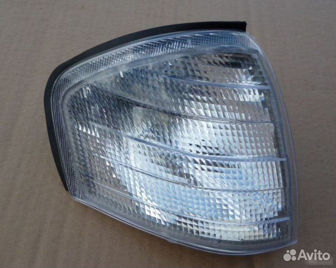 Габарит правый Mercedes-Benz W202