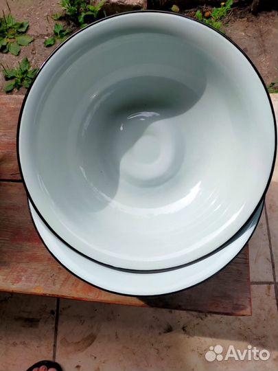 Продаю тазы эмалированные