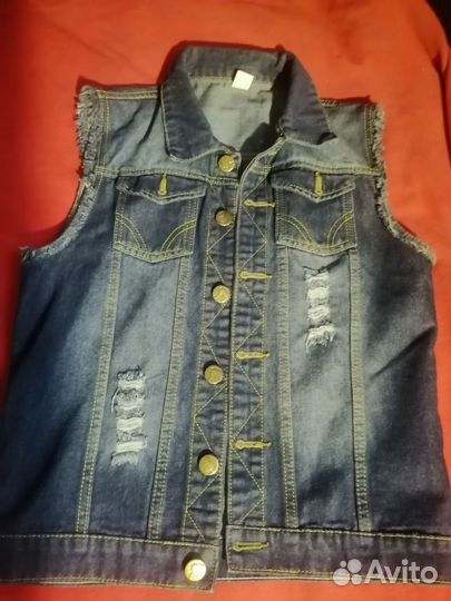 Джинсовая жилетка