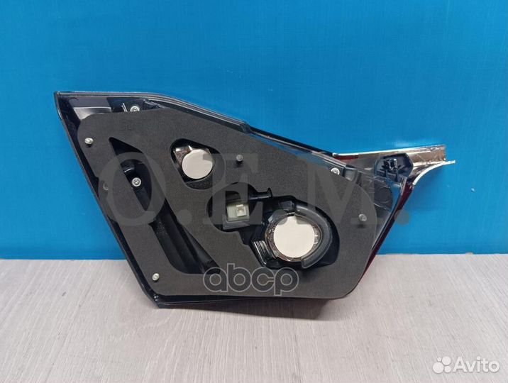 Фонарь правый внутренний Toyota Camry 7 XV50 20