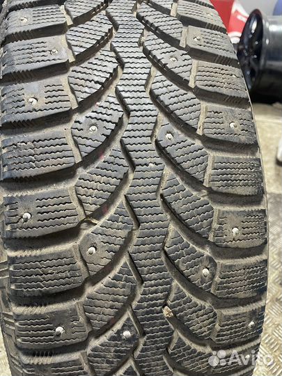 Bridgestone Blizzak Spike-01 225/60 R17