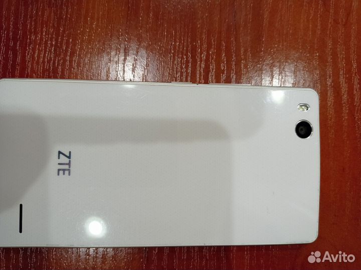 ZTE Blade A476, 2/16 ГБ