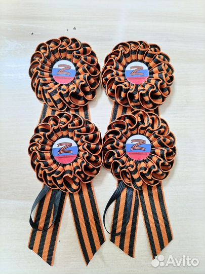 Значки, бантики