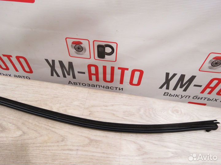 Уплотнитель двери передний левый Kia Rio 4