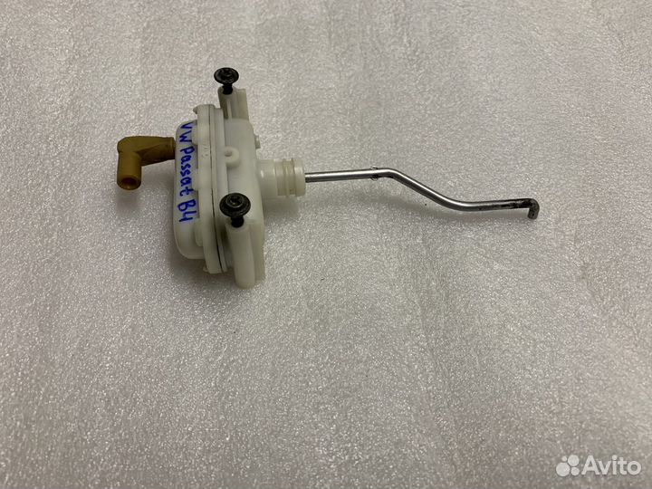 Активатор замка багажника VW Passat B4