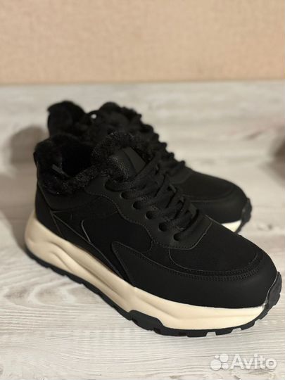 Кроссовки зимние