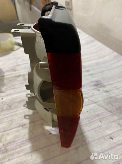 Правый задний фонарь Opel Vectra A 1993 года