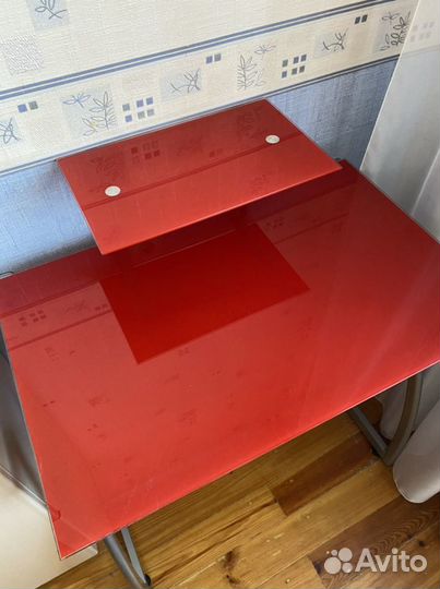 Компьютерный стол стеклянный