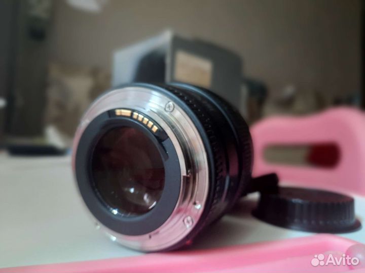 Объектив canon 85mm 1.8