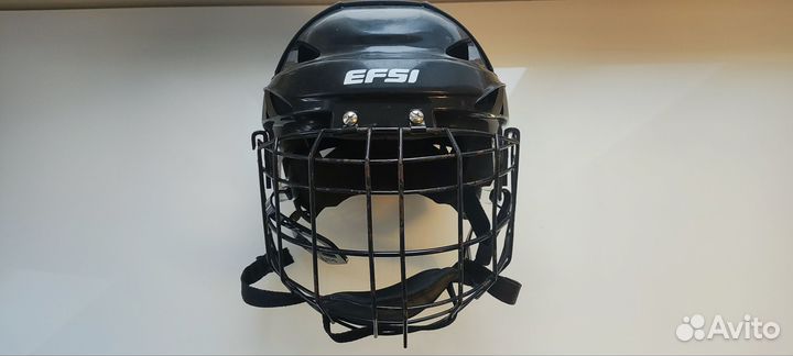 Хоккейный шлем