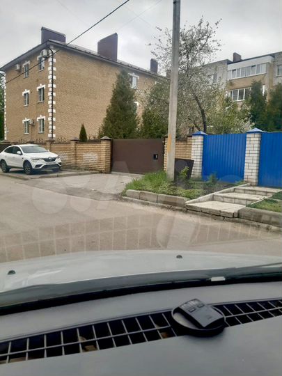 Машиноместо, > 30 м²