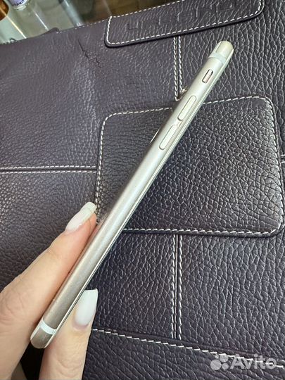 Телефон iPhone 6