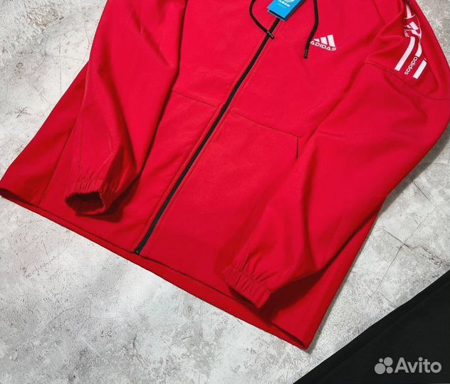 Спортивные костюмы Adidas