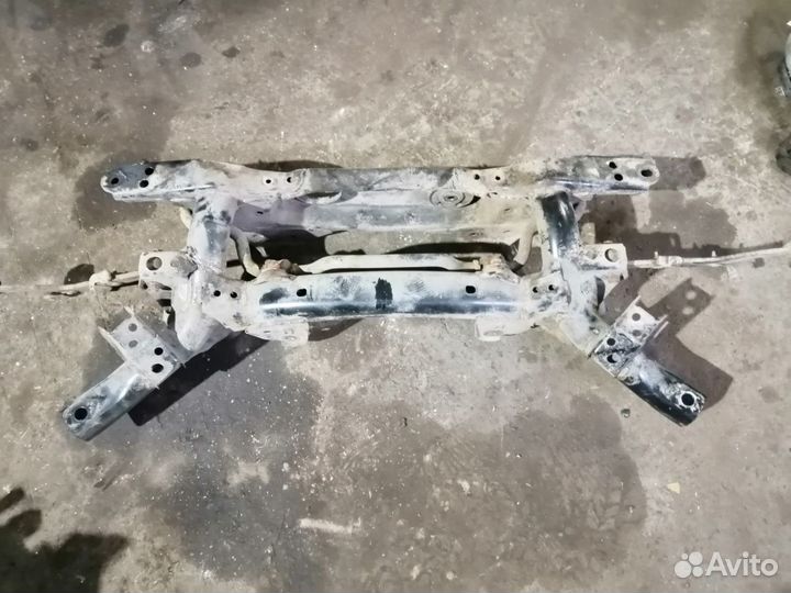 Задний подрамник Тойота Рав 4 2005-2012