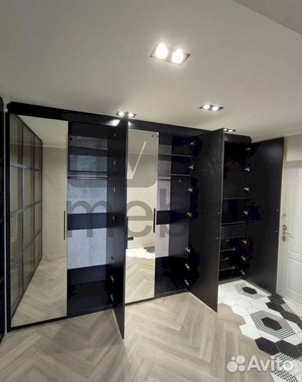 Угловой шкаф