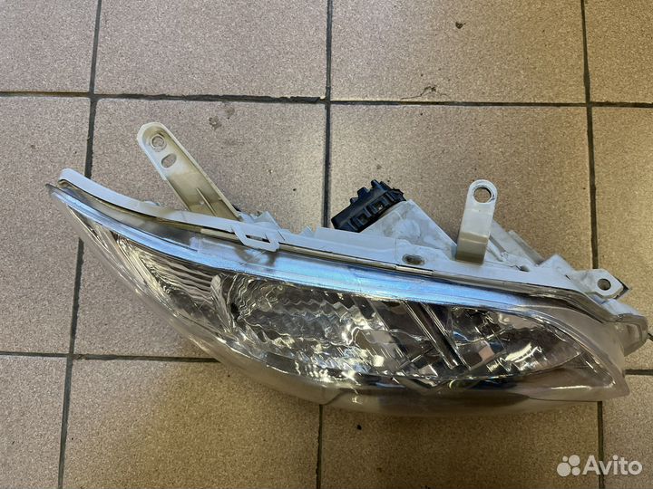 Фары corolla fielder (Китай)