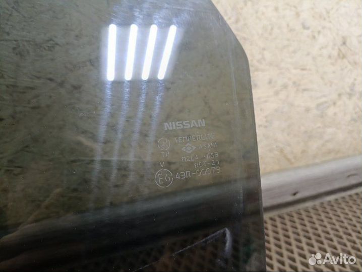 Стекло двери заднее левое Nissan Murano Z50 VQ35