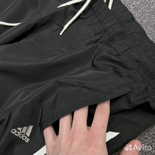 Широкие спортивные штаны Adidas