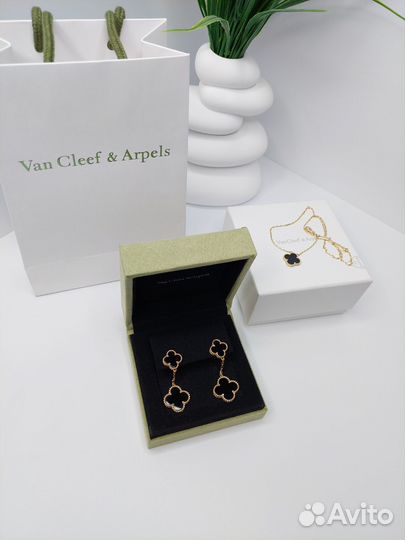 Золотые серьги Van cleef клевер