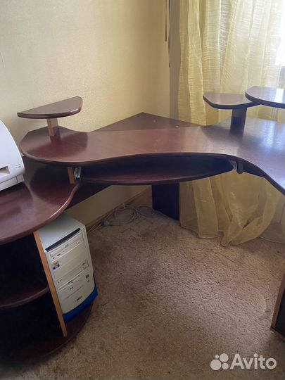 Компьютерный стол