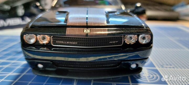 Dodge challenger SRT 8 2008 - масштаб 1:24