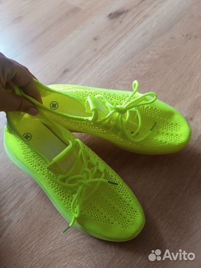 Кросовки женские яркие новые