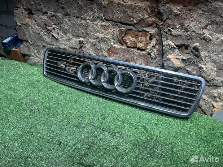 Решетка радиатора Audi 80 B4