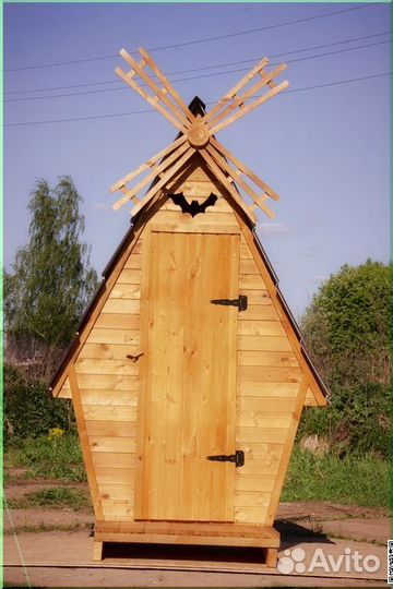 Уличный туалет деревянный HME555