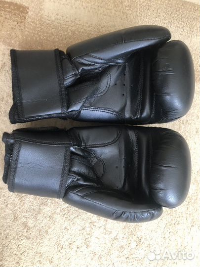 Боксерские перчатки everlast 10 oz