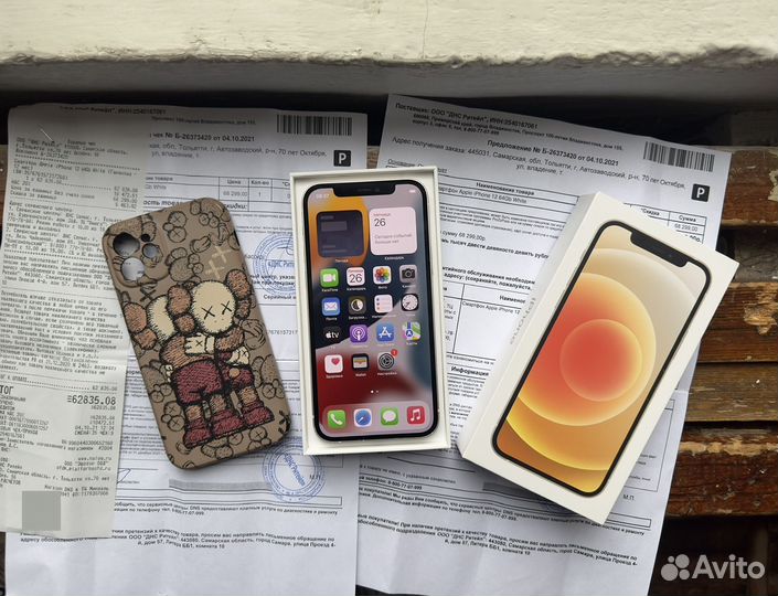 iPhone 12, 64 ГБ