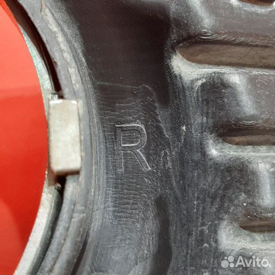 Накладка противотуманной фары правая Toyota Camry