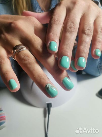 Маникюр и педикюр