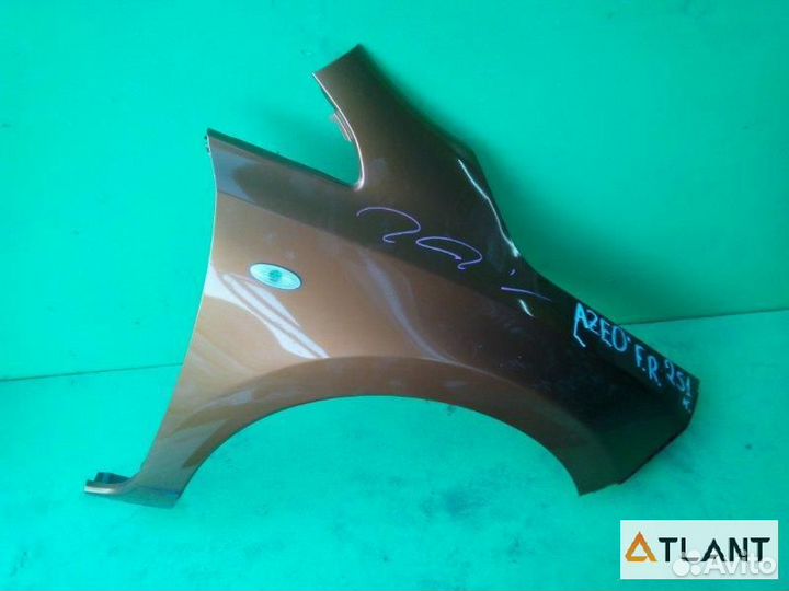 Крыло переднее правое nissan leaf